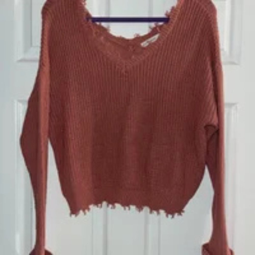 V-neck knitted sweater red